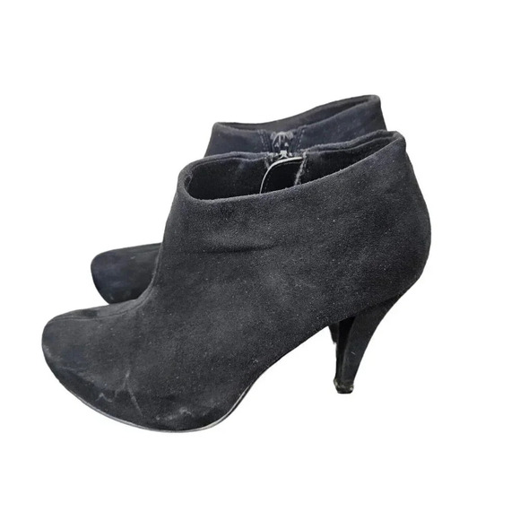 Call it Spring Womens Black Suede Bootie Heels Size 8 Zipper Closure 3 Inch - Picture 3 of 7